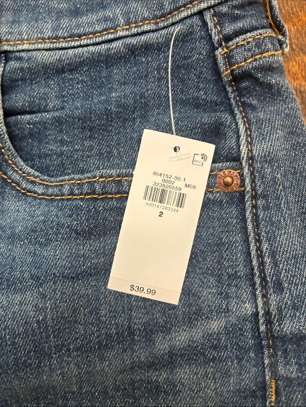 Old Navy Blue Denim Frayed-Hem Women's Shorts - Picture 2 of 6